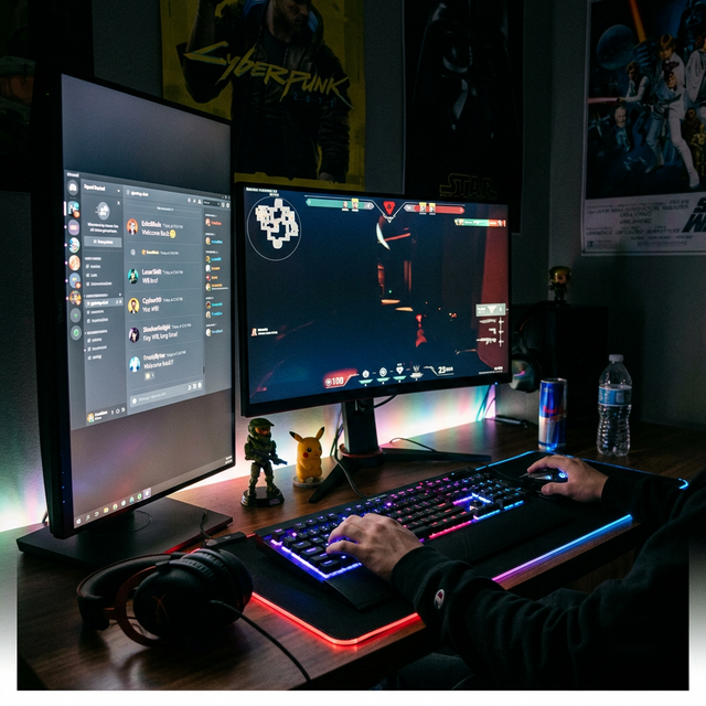 A teenager gaming setup showing WB messages in a group chat